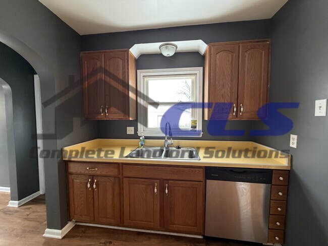 Photo - 2116 Poplar St