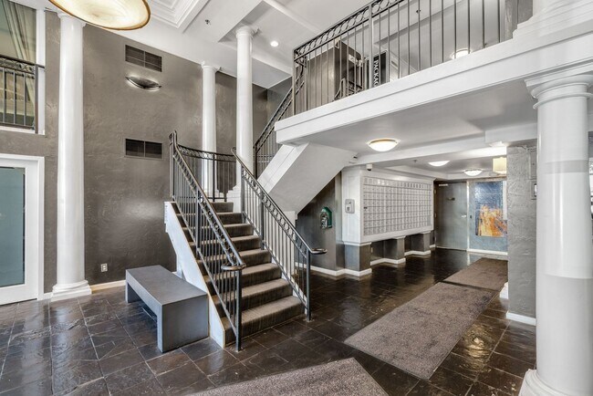 Photo - 425 Vine St Unit 706
