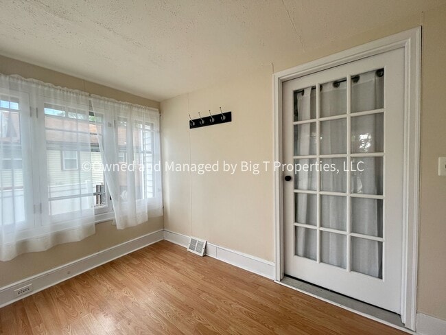 Photo - Charming three bedroom cottage in Claymont