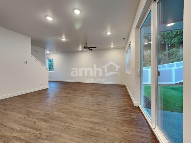 Photo - 8037 Dagny St SW