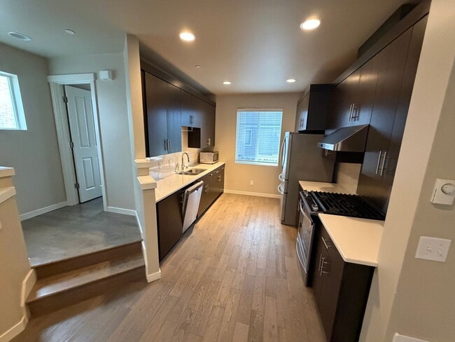 Photo - Renton Highlands newer 2bd Townhome For Rent!