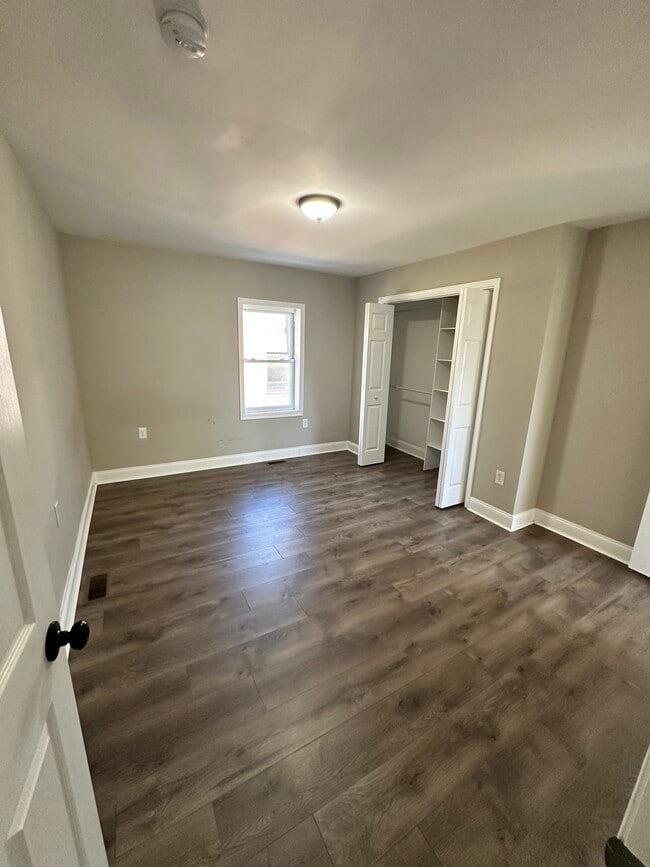 Photo - 2544 Turner St