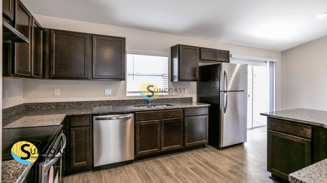 Photo - 521 Sargent St