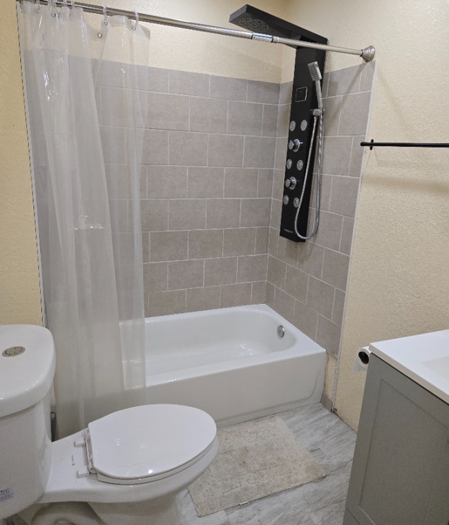 Photo - 5393 Seebaldt St Unidad A