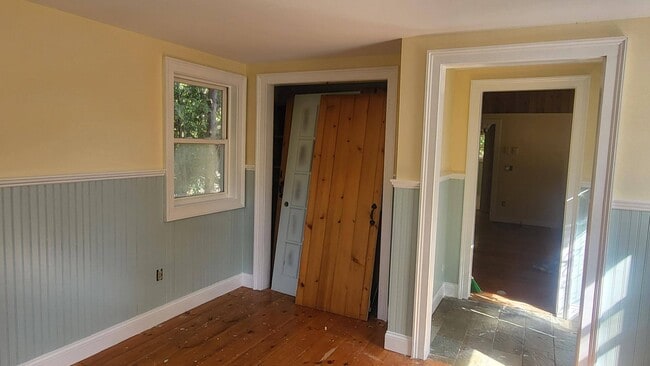 Photo - 18 Sawdy Pond Ave