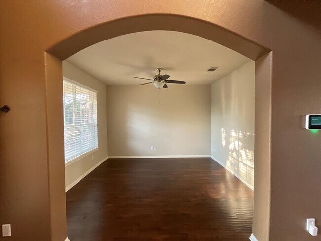 Photo - 4427 Meadowside Ln