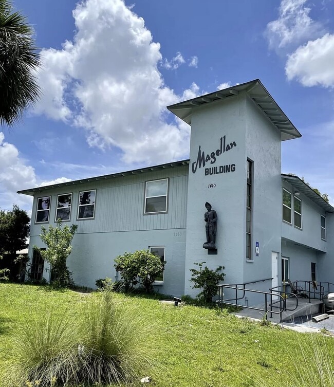 Building Photo - Weekly or monthly rentals studio Unit 12