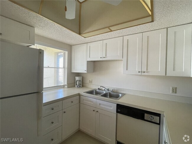 Building Photo - 4103 SE 19th Ave Unit 206 Rental