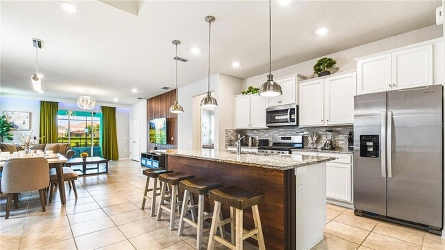 Photo - 7219 Oakmoss Loop