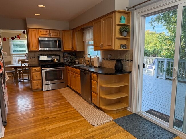 Photo - 14 Newtown Dr