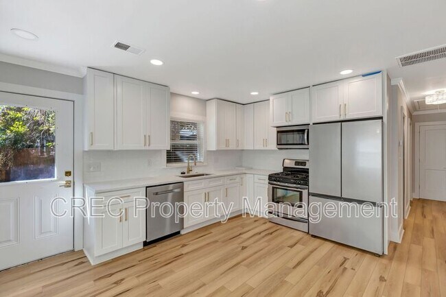 Photo - 1757 Skinner Ave Unit B