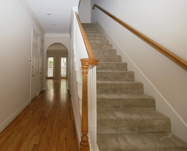 Photo - 6855 Staffordshire Blvd