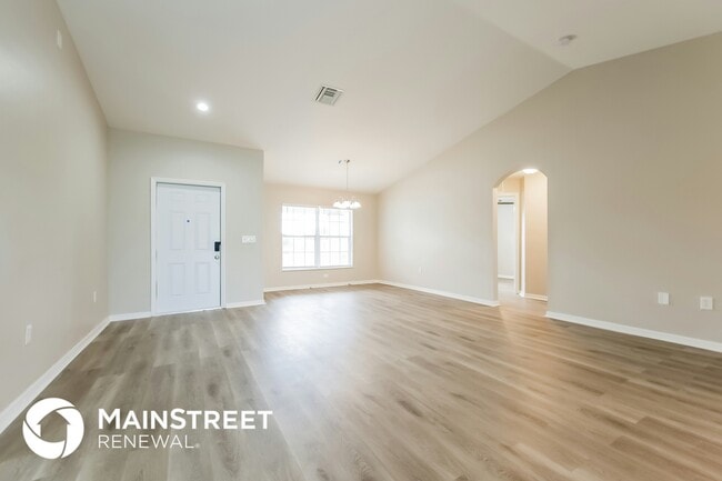 Photo - 702 Yvonne Ave N