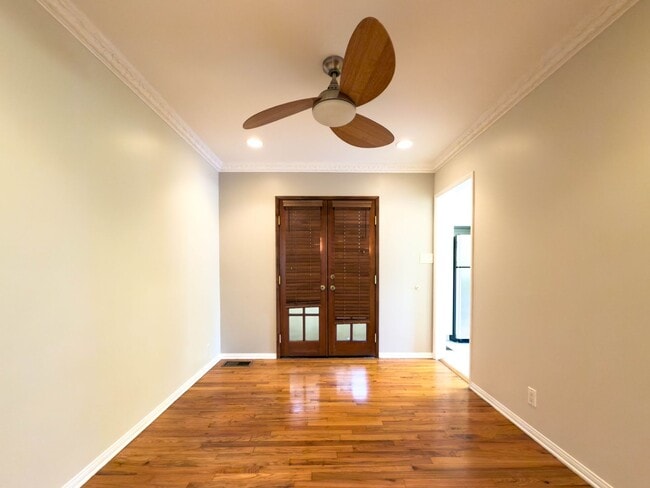 Photo - 10428 Riverside Dr Unit 10428