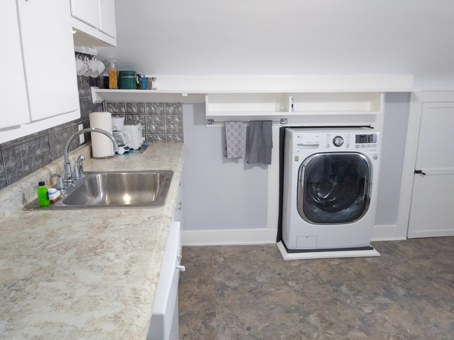 Building Photo - 420 Birney S St Unit Upper