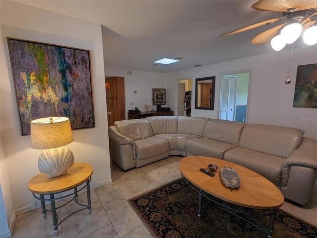 5409 Palm Aire Dr