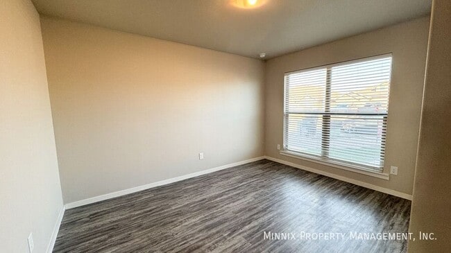 Photo - 1914 Langford Ave