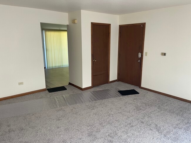 Photo - 1320 Getzelman Dr Unidad 3