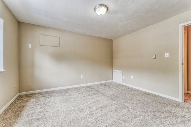 Toll House Apartments