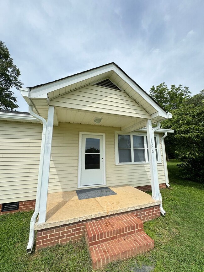 Photo - Charming Country Retreat – Peaceful Living...