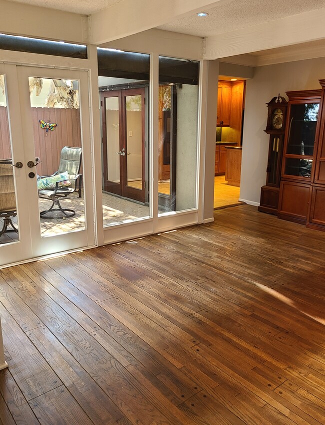 Photo - 617 Sierra St