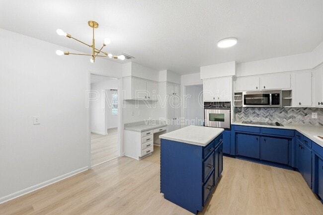 Photo - 2860 Cedarcrest Dr
