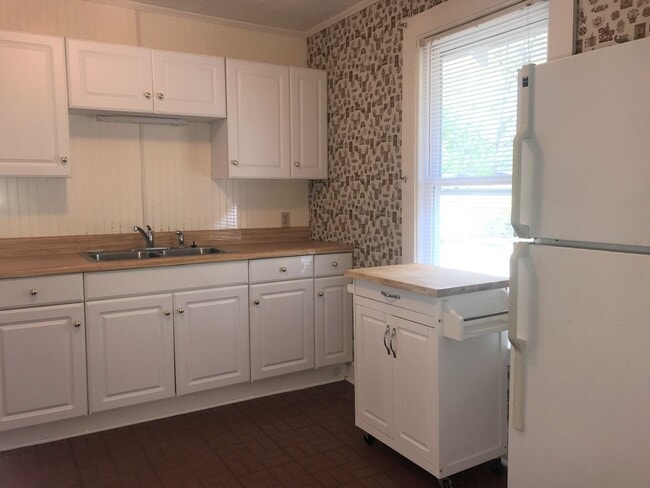 Photo - Country Living Rental located just off Int...