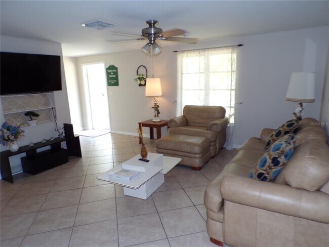 Photo - 182 Chelsea Ct NW