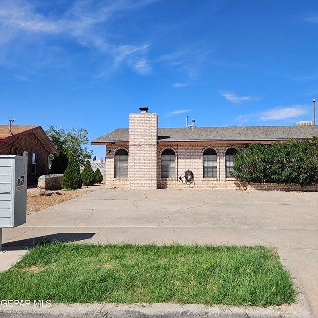 Building Photo - 3567 E Glen Dr Rental