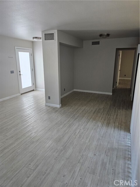 Photo - 37107 Bankside Dr