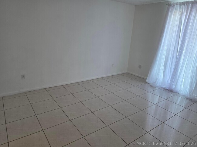Photo - 661 N University Dr Unit 1-104
