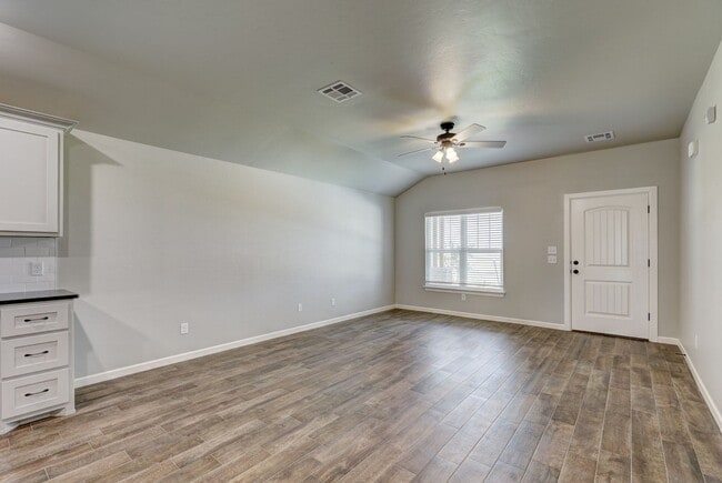 Photo - 618 Juniper St Unidad 618 Juniper Street