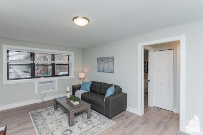Building Photo - 1 bedroom in Chicago IL 60657 Unit 314 Rental