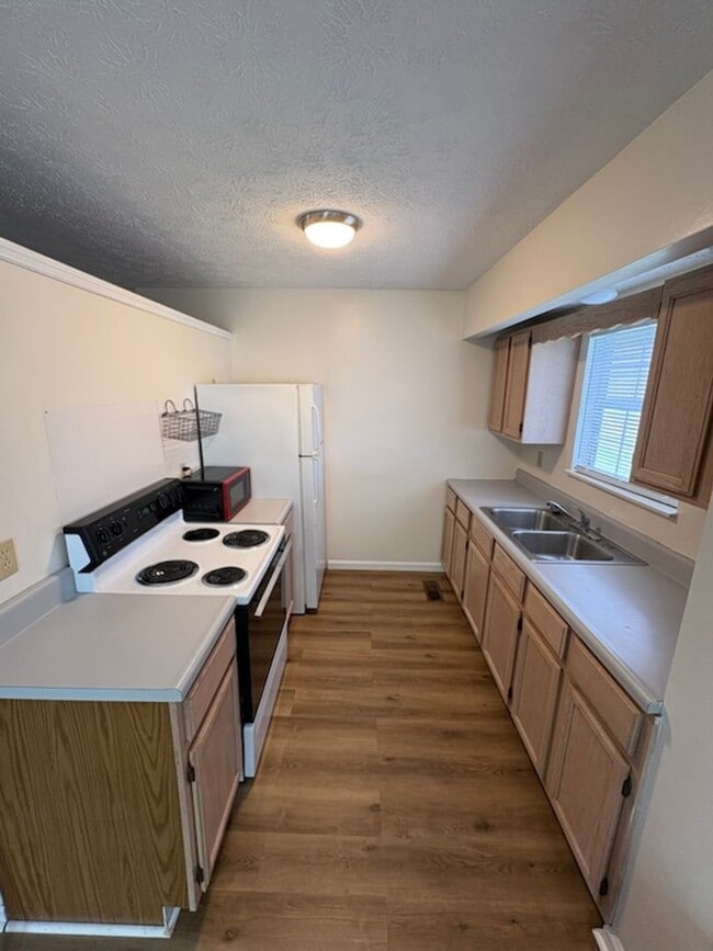 Photo - 812 Universal St Unit 812 US - 2