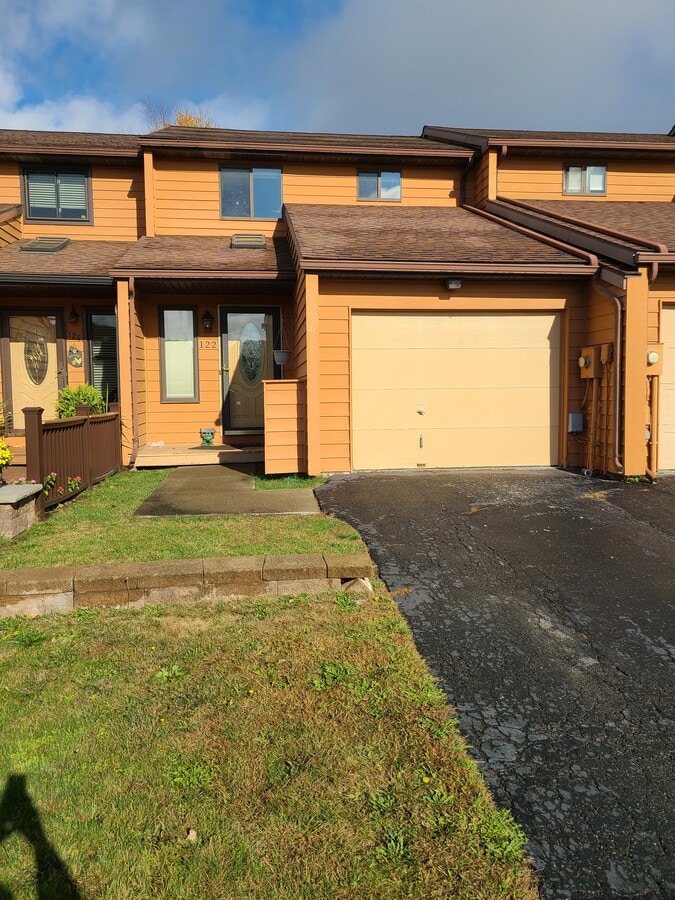Photo - 122 Theresa Blvd