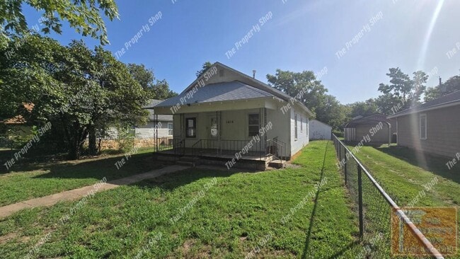 Building Photo - 1414 S A St
