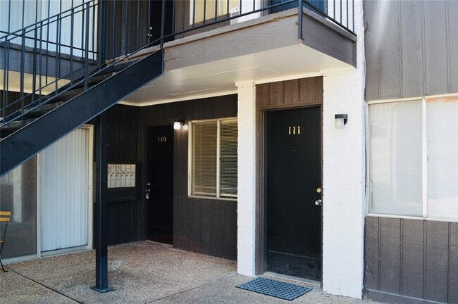 Photo - 2610 Salado St Unit 110