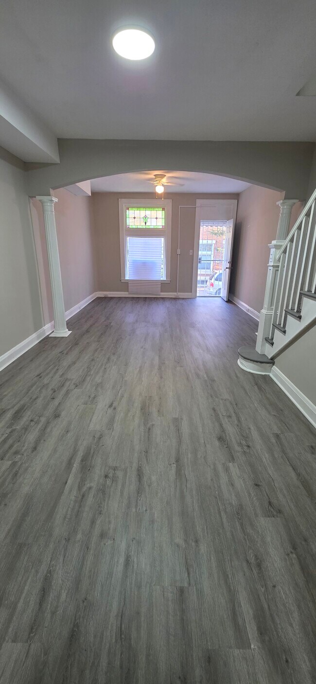 Photo - 2616 Mura St