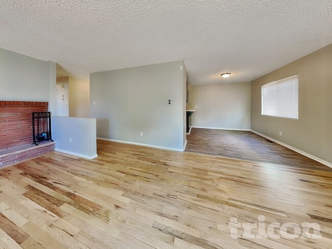 Photo - 1400 Ebbetts Dr