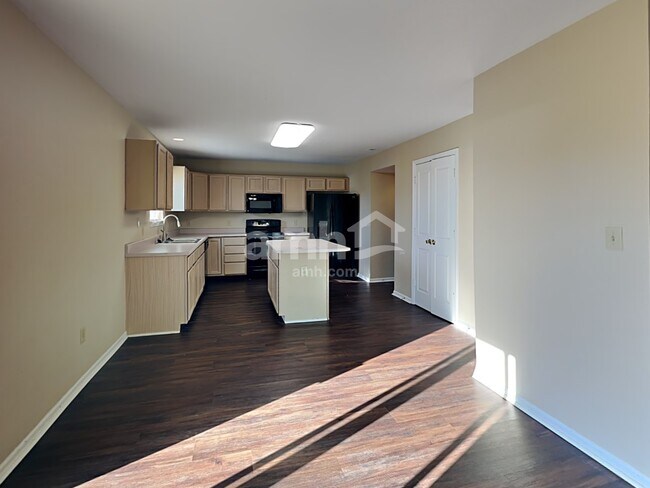 Photo - 19195 Pathway Point