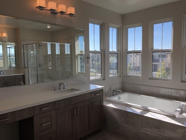 Photo - Beautiful Home in Casavia @ Pacific Highl...