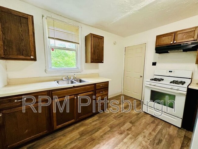 Photo - 1721 Scott St