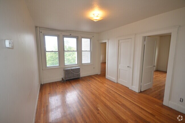 Building Photo - 1620 Commonwealth Ave Unit 12 Rental