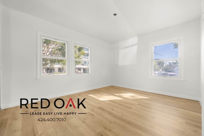 Photo - ~1 Month FREE~ Redone, Incredible Three Be... Unit 5877