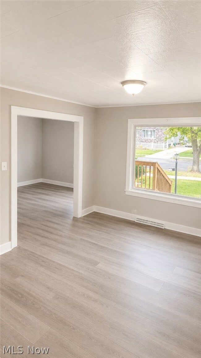 Photo - 1362 Shaw View Ave