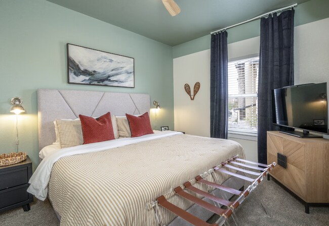 Photo - 1 bed, 1 bath Top Floor near Garden of the Gods Unit Silverstone 5661 #301