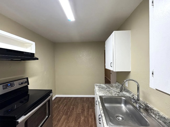 Photo - 1223 S J St Unidad 3