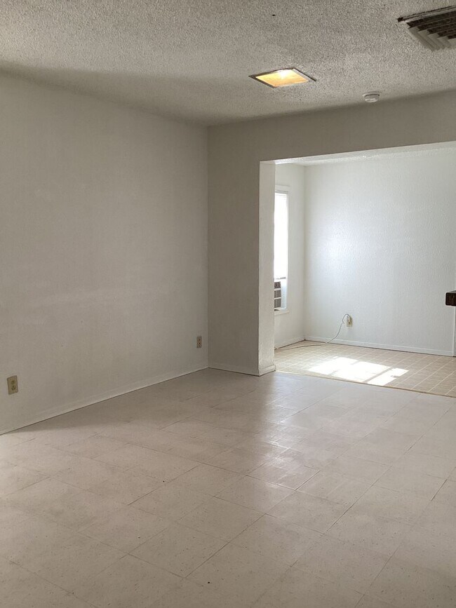 Spacious Vintage 3 Bed 1 Bath! House House Rental in Portales, NM