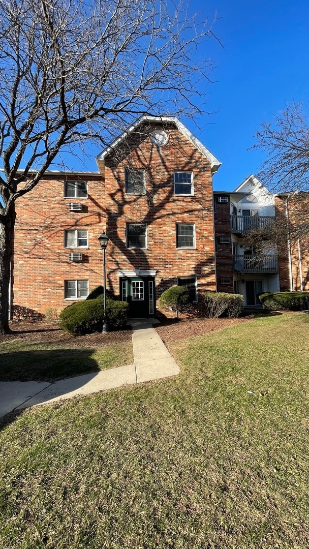 Building Photo - 4301 W Shamrock Ln Unit 2D