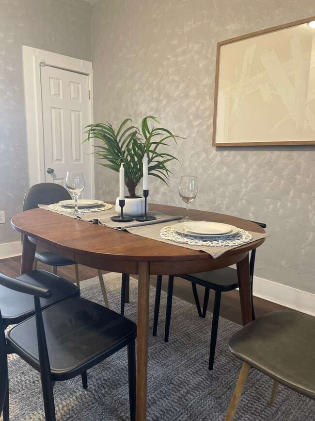 Photo - 645 Dumbarton Ave